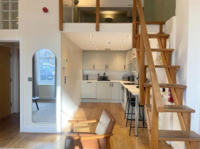 One bed maisonette in city centre Portland Square